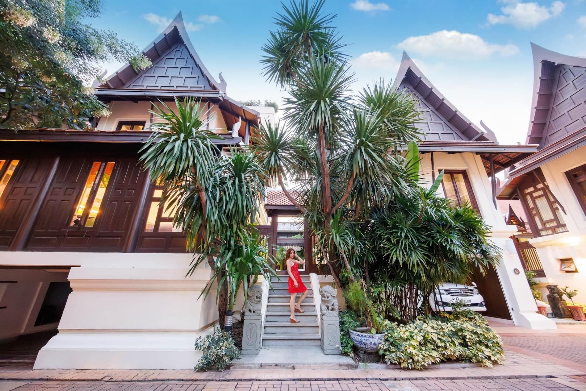 [Ekkamai 17 ห้องนอน] วิลล่าสวนพร้อมสระว่ายน้ำส่วนตัว 4 หลังใจกลางกรุงเทพฯ | แม่บ้าน | รปภ. 24 ชม. 6