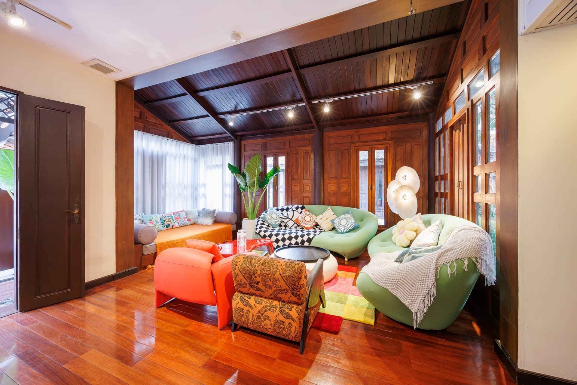 "Tailan X13" 4BR Private Pool Villa in Central Bangkok | Daily Cleaning | Free Costumes | Floating Afternoon Tea 17