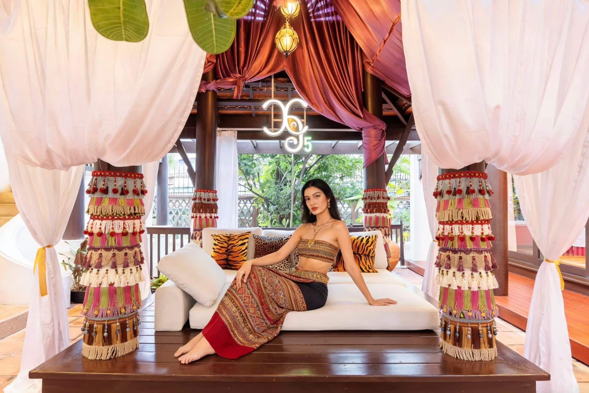 "Siam Courtyard X5" 5BR Dreamy Garden Pool Villa in Ekkamai | Daily Cleaning | Free Thai Costumes