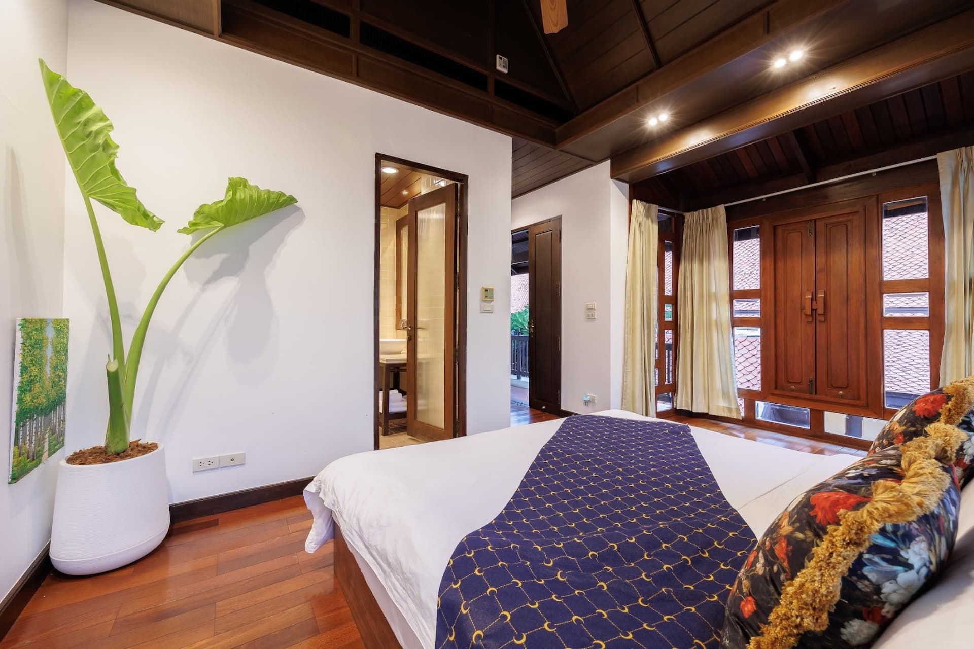 "Siam Courtyard X5" วิลล่าสวนสระว่ายน้ำ 5 ห้องนอนเอกมัย | ทำความสะอาดทุกวัน | ชุดไทยฟรี 13