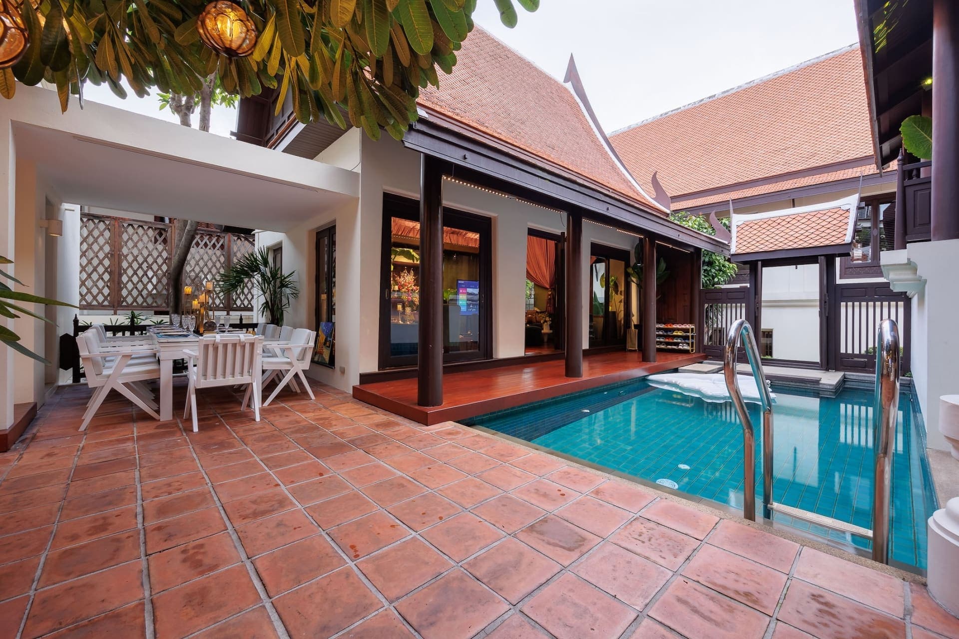 "Siam Courtyard X5" วิลล่าสวนสระว่ายน้ำ 5 ห้องนอนเอกมัย | ทำความสะอาดทุกวัน | ชุดไทยฟรี 30