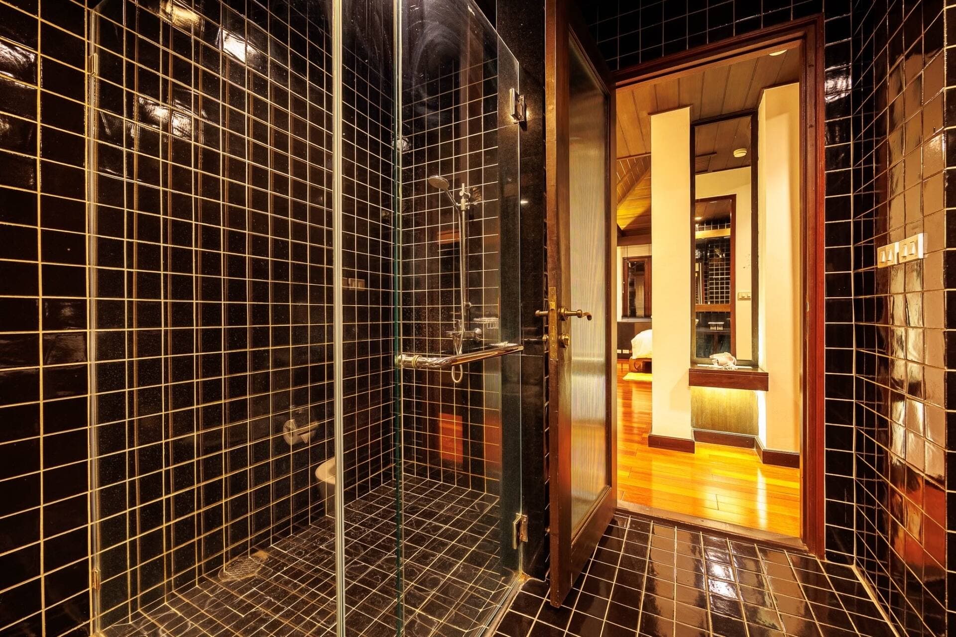 "Siam Courtyard X5" วิลล่าสวนสระว่ายน้ำ 5 ห้องนอนเอกมัย | ทำความสะอาดทุกวัน | ชุดไทยฟรี 35