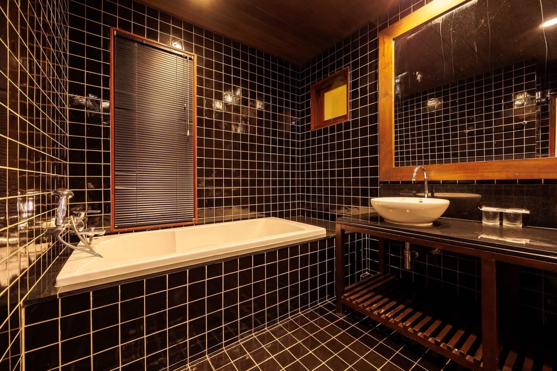 "Siam Courtyard X5" วิลล่าสวนสระว่ายน้ำ 5 ห้องนอนเอกมัย | ทำความสะอาดทุกวัน | ชุดไทยฟรี 36