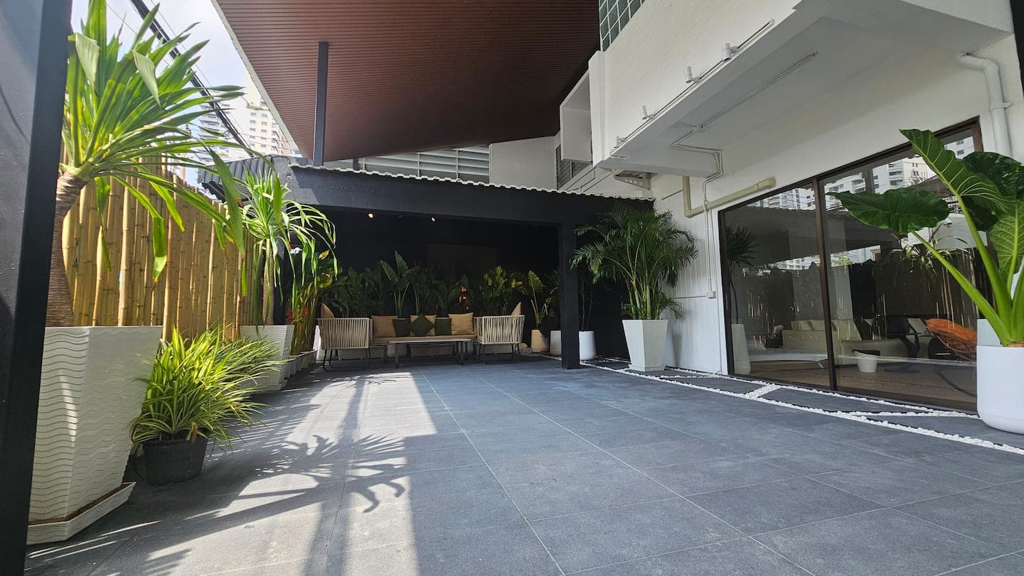 วิลล่าสี่ห้องนอนใจกลางเมืองกรุงเทพฯใกล้ถนนคาวบอย 54