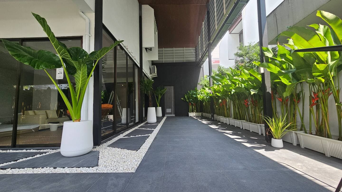 วิลล่าสี่ห้องนอนใจกลางเมืองกรุงเทพฯใกล้ถนนคาวบอย 56