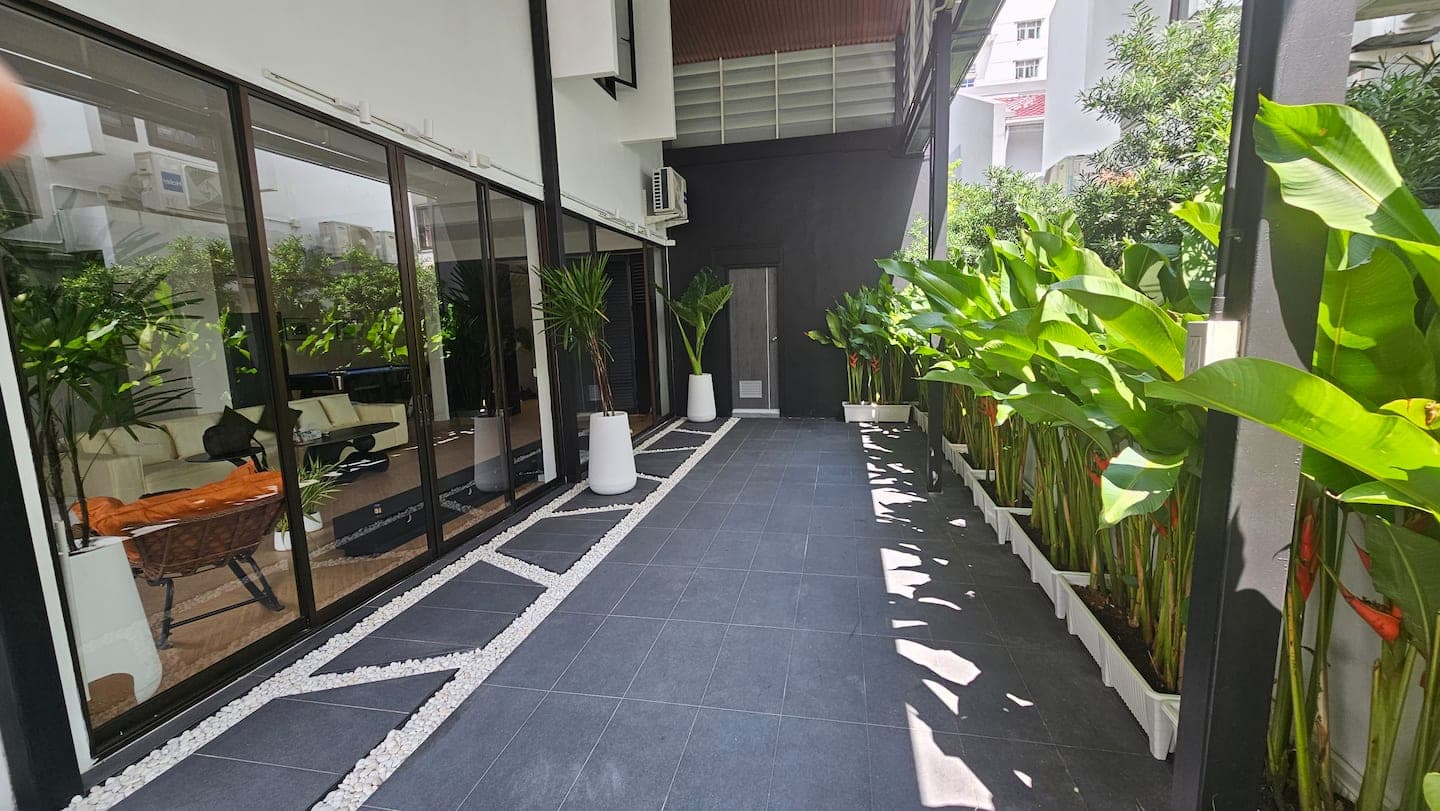 วิลล่าสี่ห้องนอนใจกลางเมืองกรุงเทพฯใกล้ถนนคาวบอย 60